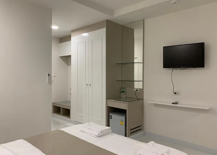 Hotel Icare & Bangkok